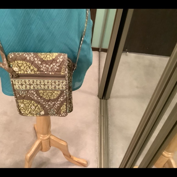 Vera Bradley Crossbody Bag - Picture 2 of 5